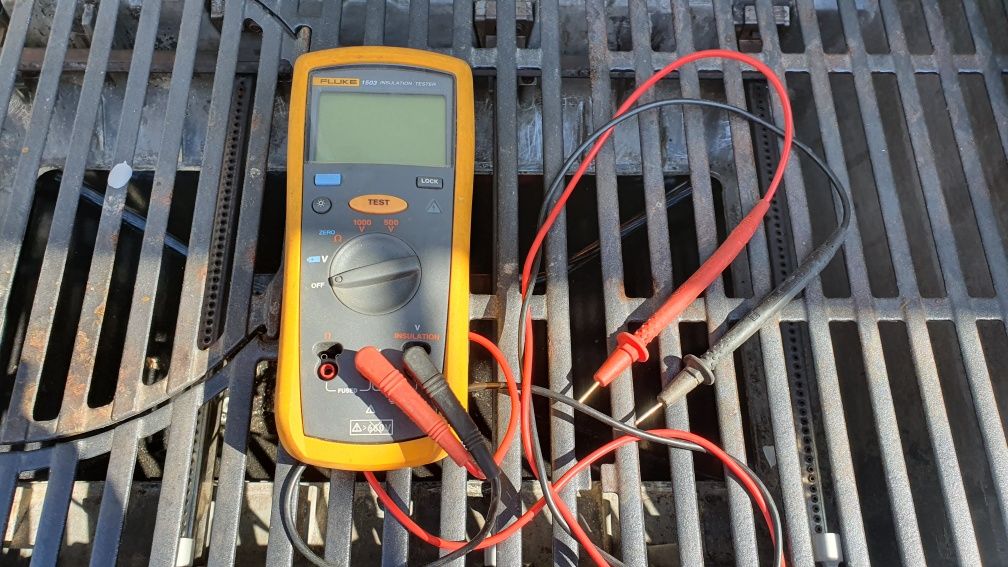 Fluke 1503 insulation tester