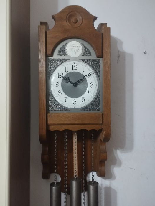 Vind ceas de perete