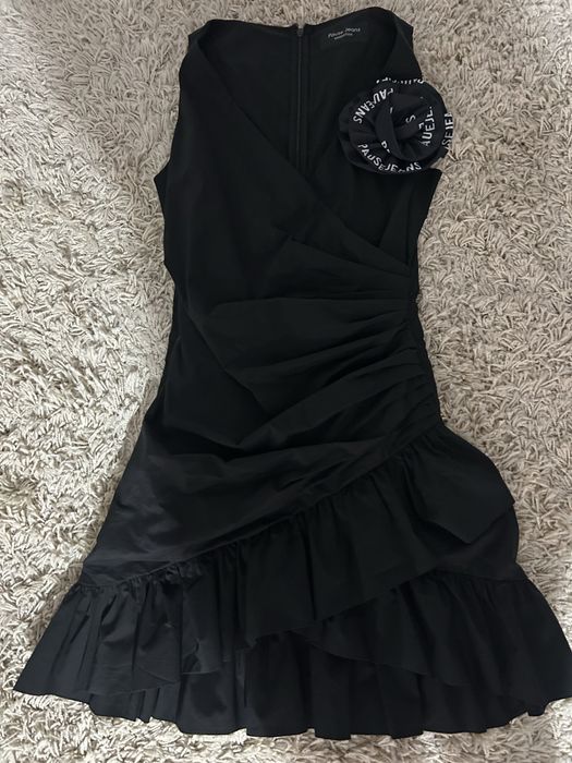 Малка черна рокля Pause