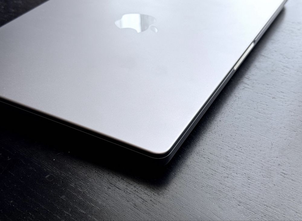 Apple MacBook Pro 14' M1 Pro 16GB RAM 512GB SSD