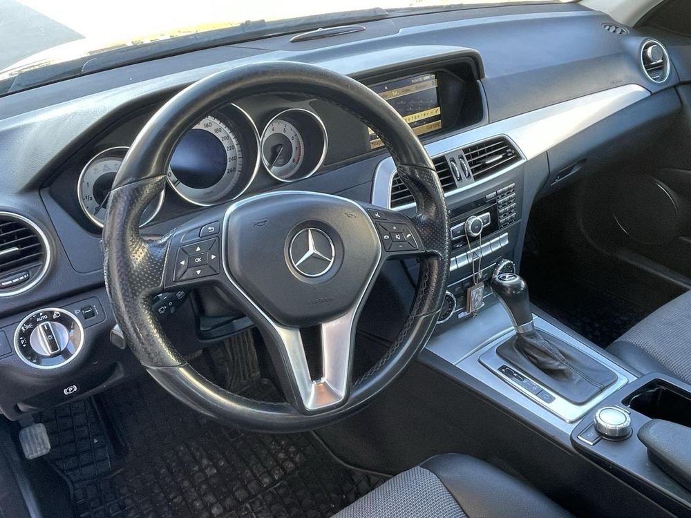Mercedes-Benz C200 1.8CGI 2012