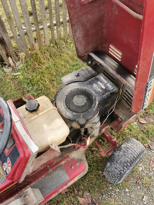 Tractoras 12 cp pornire la cheie plus cositoare se poate pune și remor