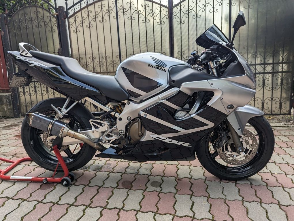 Vand Honda CBR 600 F4i