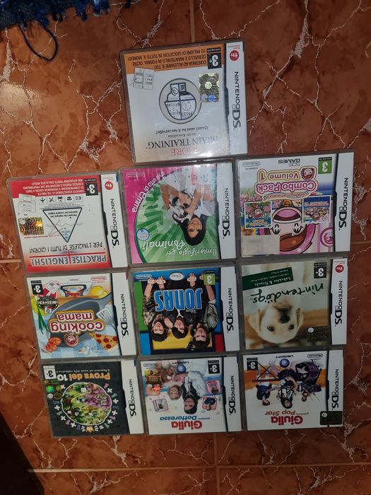 NINTENDO DSi cu jocuri si accessori