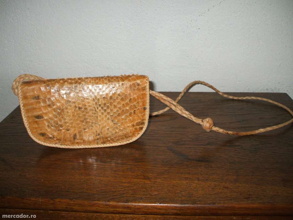 gentuta din piele de sarpe+slapi cadou