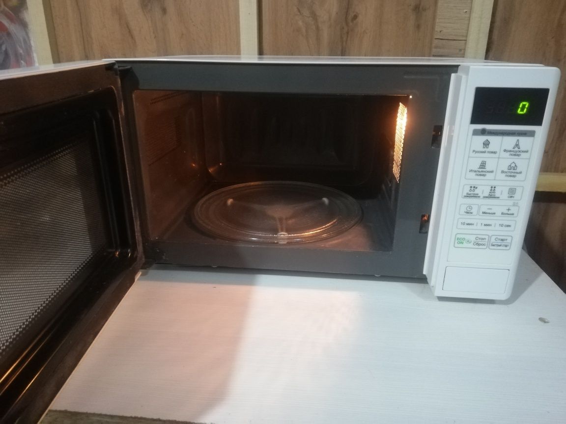 Продам микроволновку LG