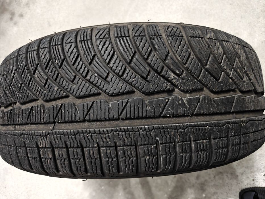 Vând jante GMP 18 + anvelope 225 45 R18 tubeless iarna m+s