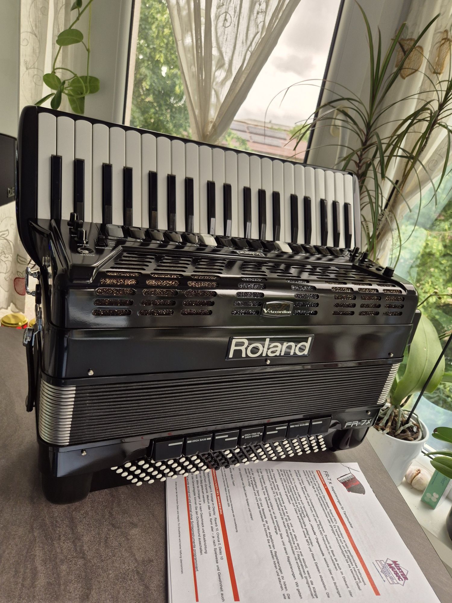 Acordeon Roland FR 7X in stare super ca Nou