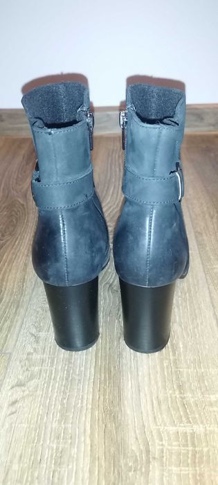 Ghete din piele, cu toc