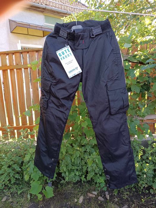 Pantaloni de motocicleata