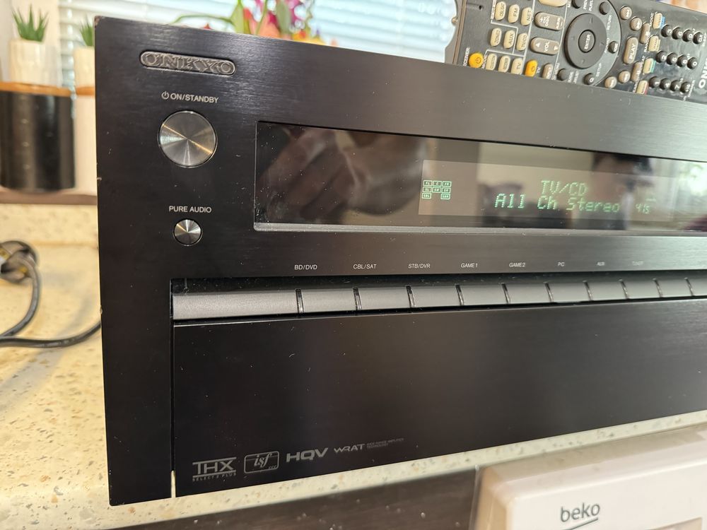Onkyo TX-NR818 Качествен ресивър