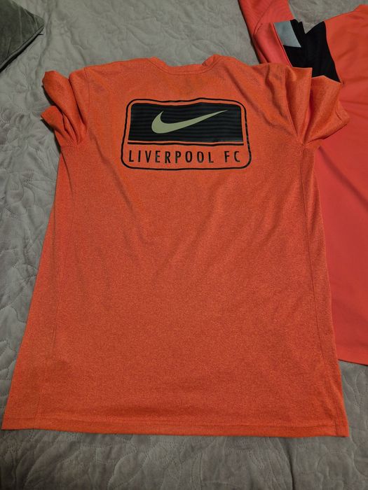 Nike Liverpool футболен екип - анцунг + подарък тениска