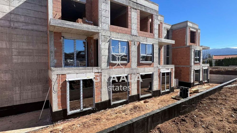 Продава се Двустаен апартамент в Банкя - 67 кв.м за 2045 €/кв.м - Снимка #1