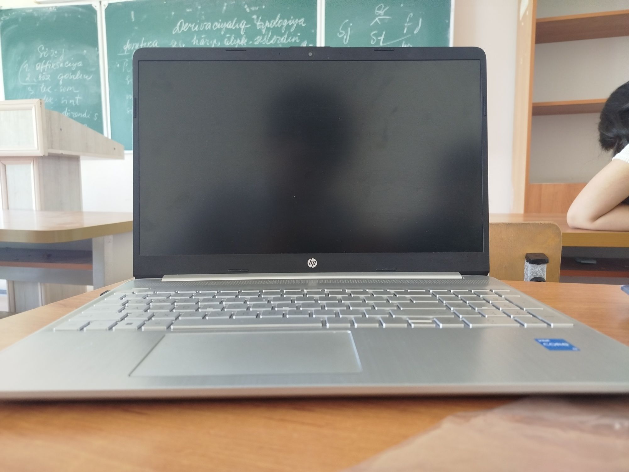 Hp noutbook Satiladi