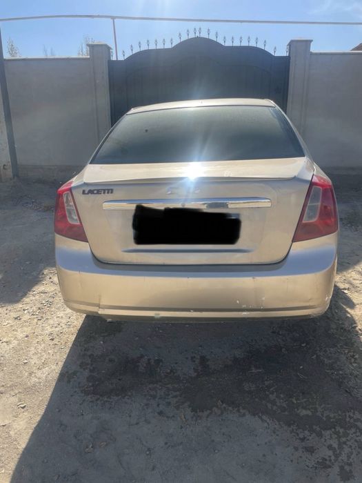 Лассети 1,8 матор цвет шампанский