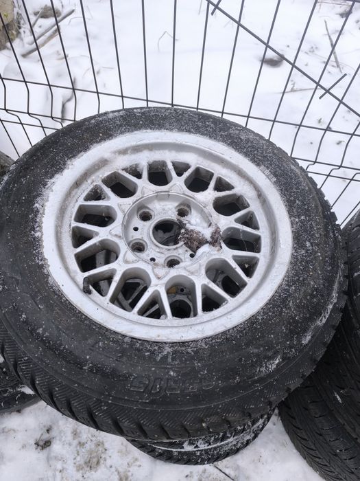 BMW диски с зимней резиной шипы