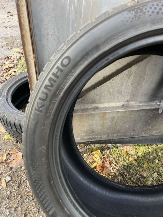 KUMHO 275/40/20 зимни гуми 2 бр.