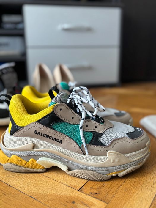Дамски обувки Kendall + Kylie, Balenciaga, Nike и други..