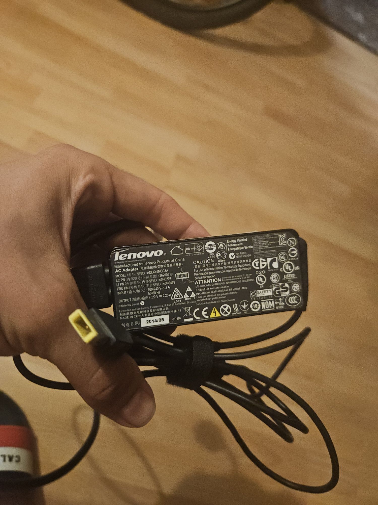 Lenovo 45W зарядно