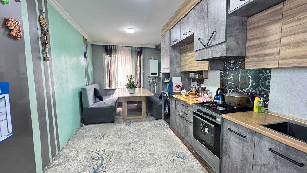 Шахар маркази Саьнат Саройи. 3-xona 2-qavat Yevro remont ID:1213