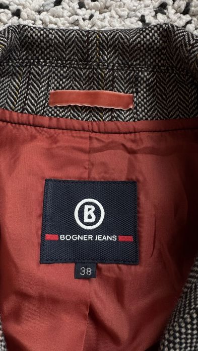 Нов дамски блейзър сако Bogner размер 38