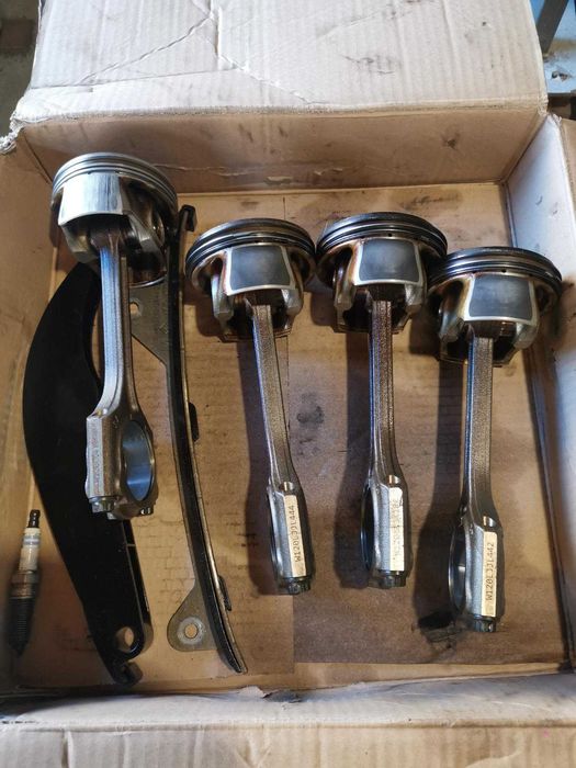 Двигател G4NH за Hyundai-Kia на части Глава Колянов вал Бутала, биели.