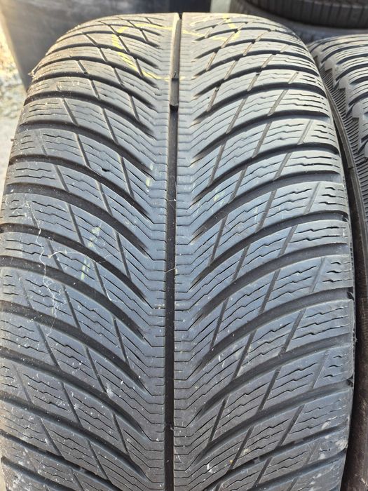 2 Anvelope de IARNA - 235/45/19 - Michelin  Stare foarte buna DOT 2021