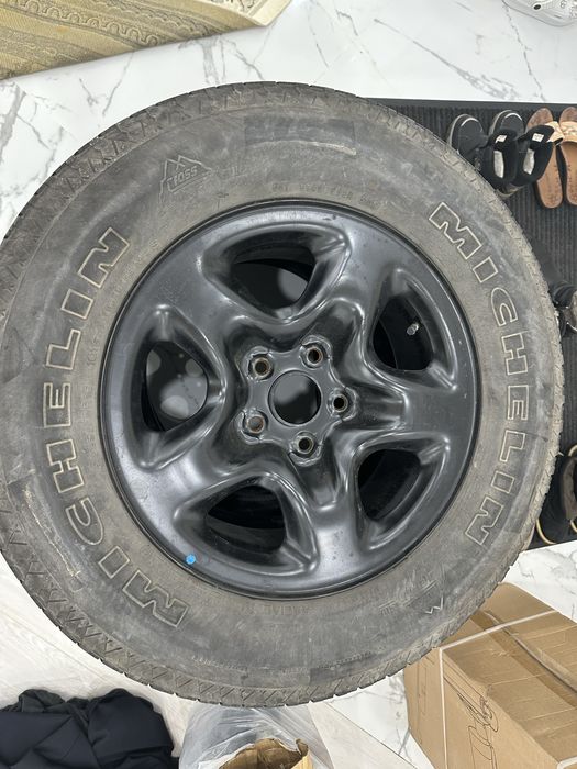 Продам запасное колесо от Лексус РХ 300