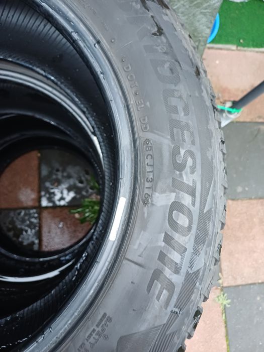 235 60 17 Bridgestone iarna