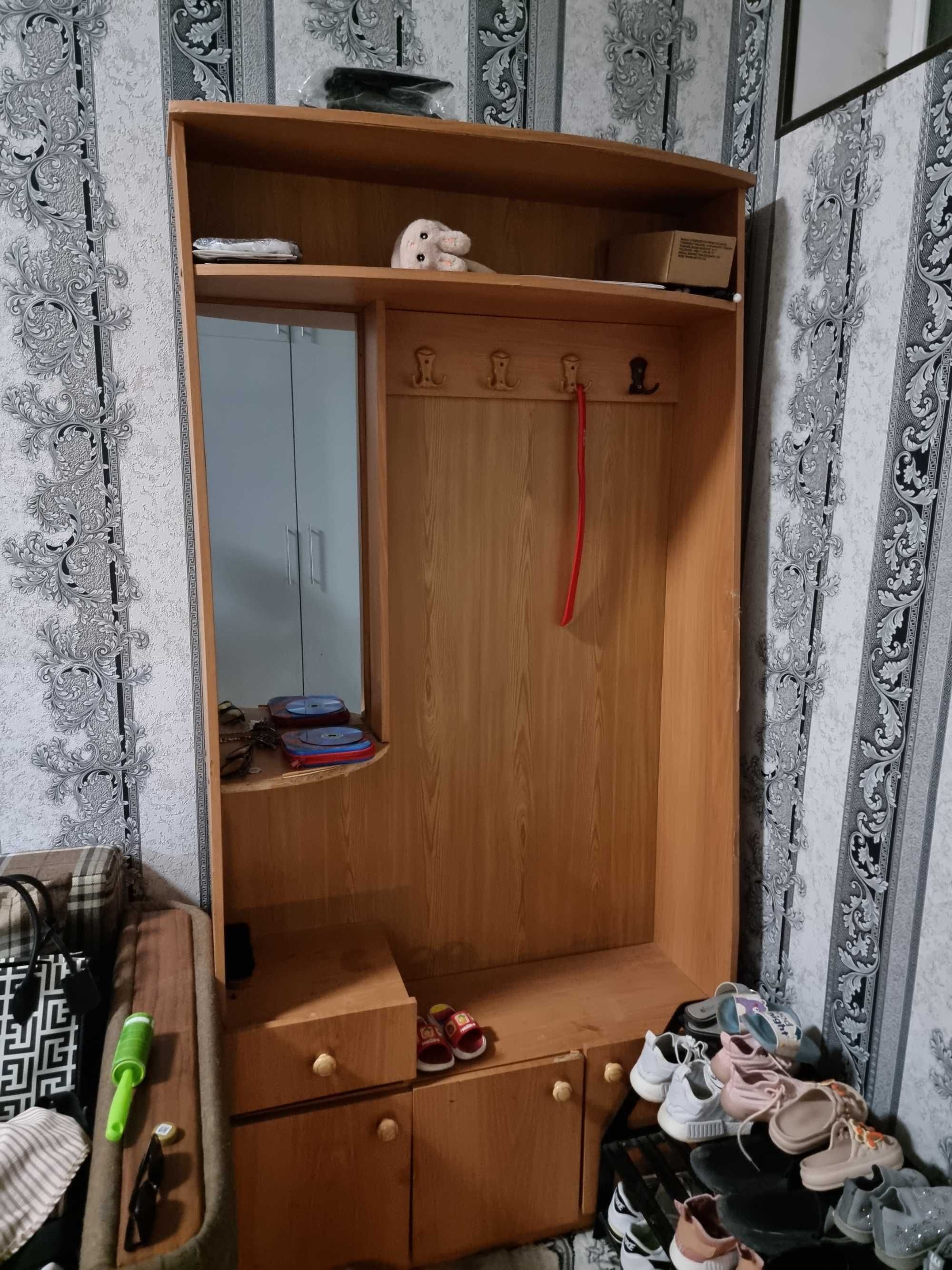 прихожка б/у продается