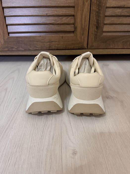 Дамски сникърси Reserved