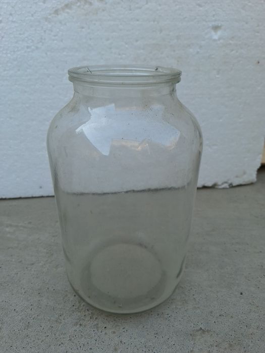Продаётся стеклянная банка 10 литров, 3 штука