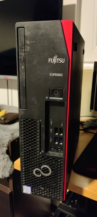Fujitsu esprimo i5 8400