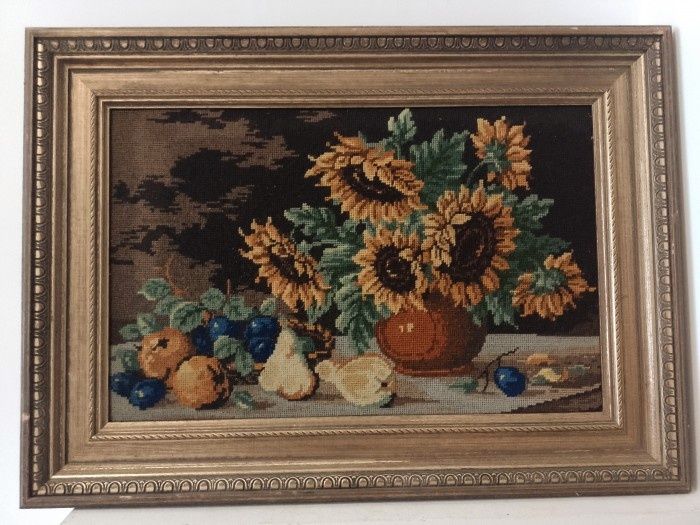 Minunat accesoriu de camera.Superb goblen  încadrat intr-o ramă in sti