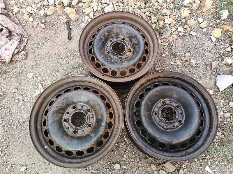 Продам оригинальные металлические диски на BMW 3