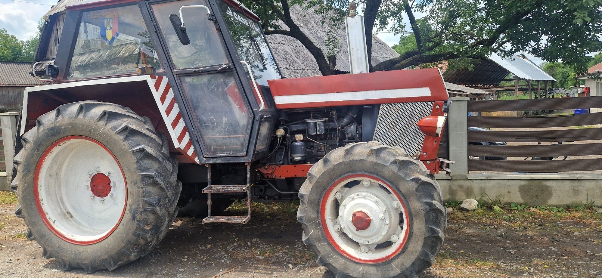 Tractor    Case IH 
85 C