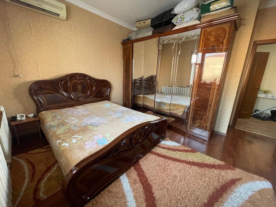 Продам спальный гарнитур