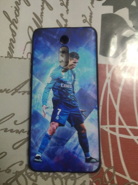 Чехол на телефон