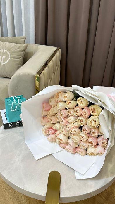 СРОЧНО продам Голландские розы 51шт 80см свежие