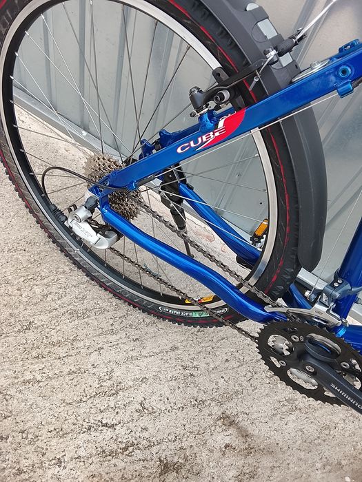 Vând bicicleta cube, roti 26