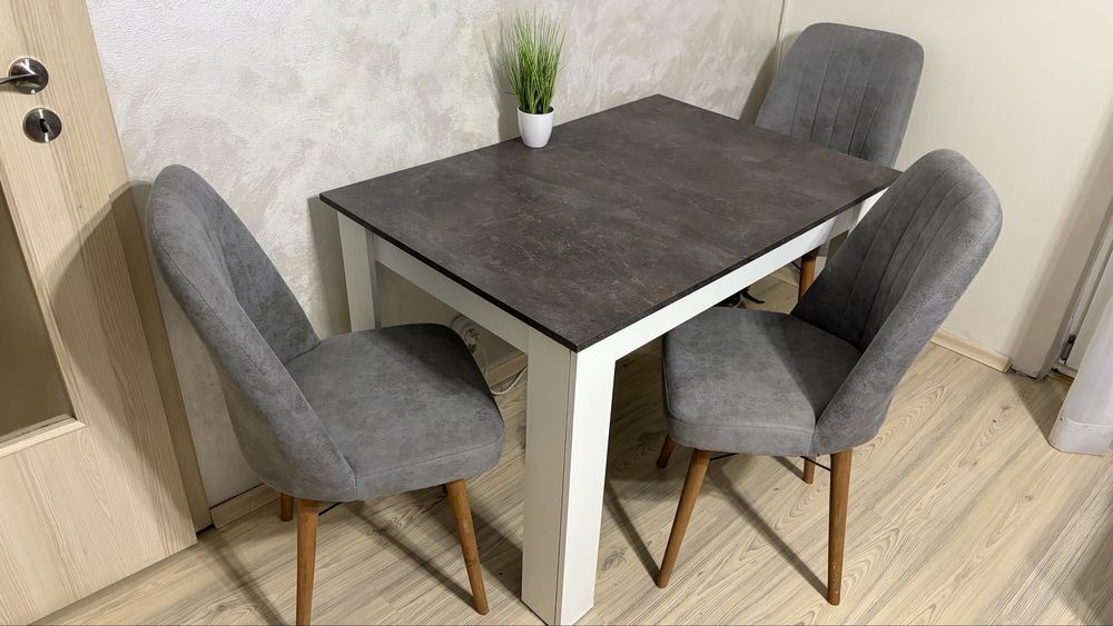 Кухненска/Трапезна/ Маса + 3 стола