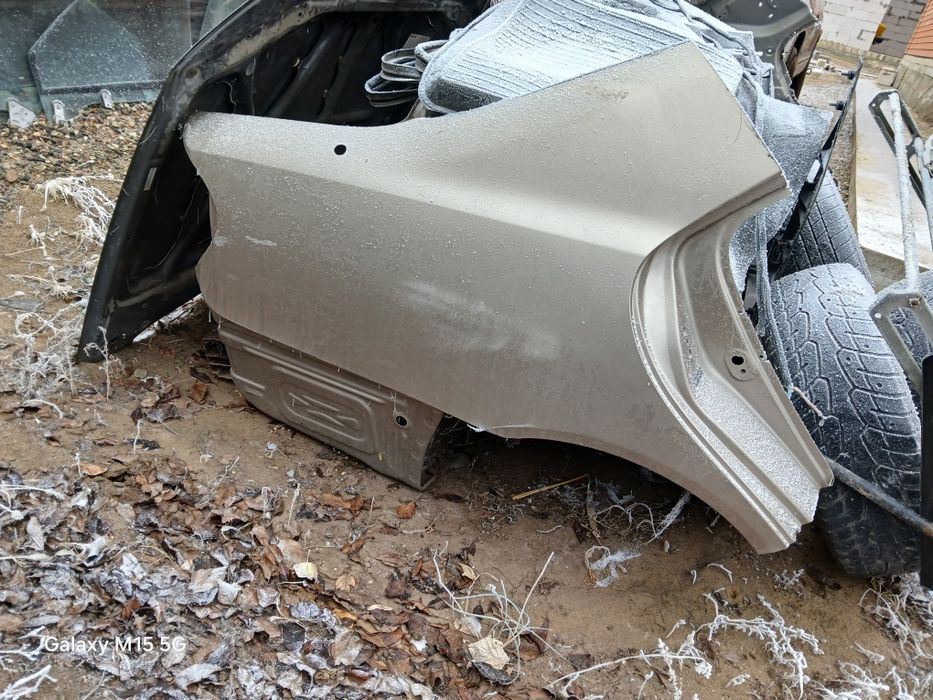 Задний правый крыло на Камри 30-35