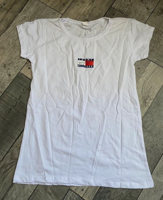 Tricouri ,mai multe modele si marimi