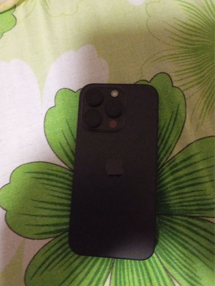 Продавам Iphone 15 pro