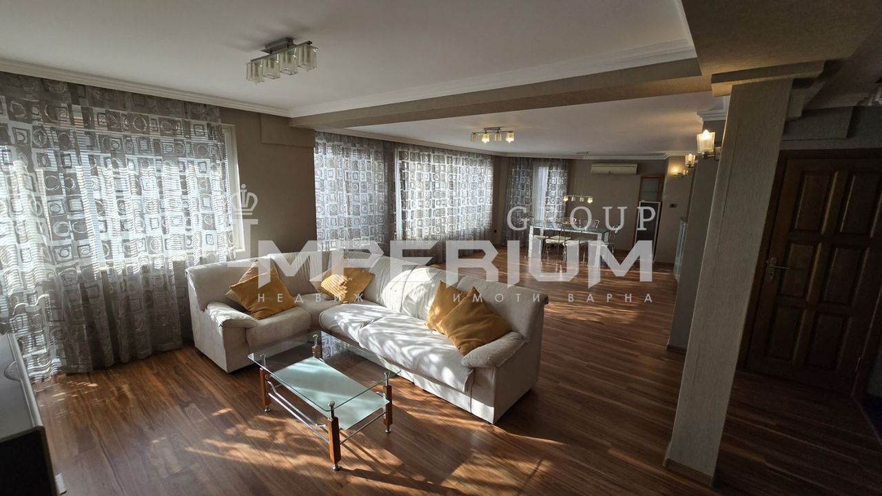 Дава се под наем Тристаен апартамент в Варна, Център - 120 кв.м за 816 € - Снимка #6