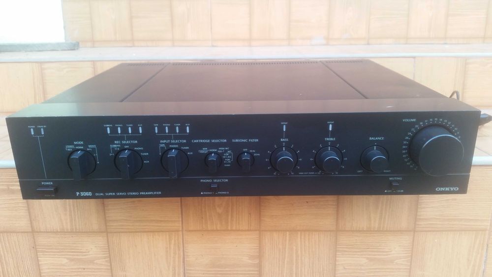 Preamplificator Onkyo P-3060