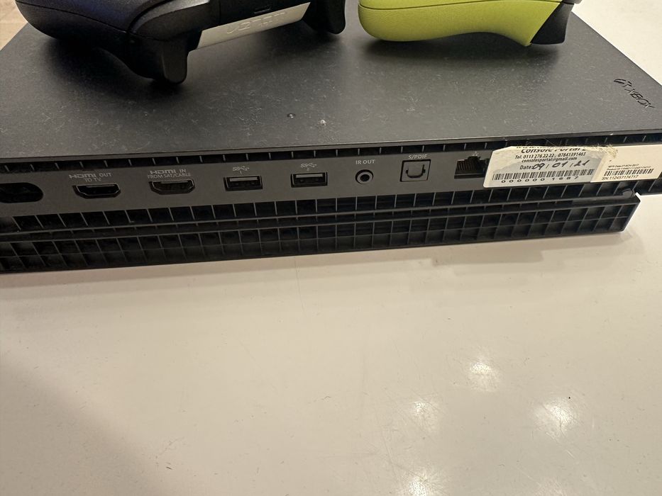 Xbox one x in stare foarte buna