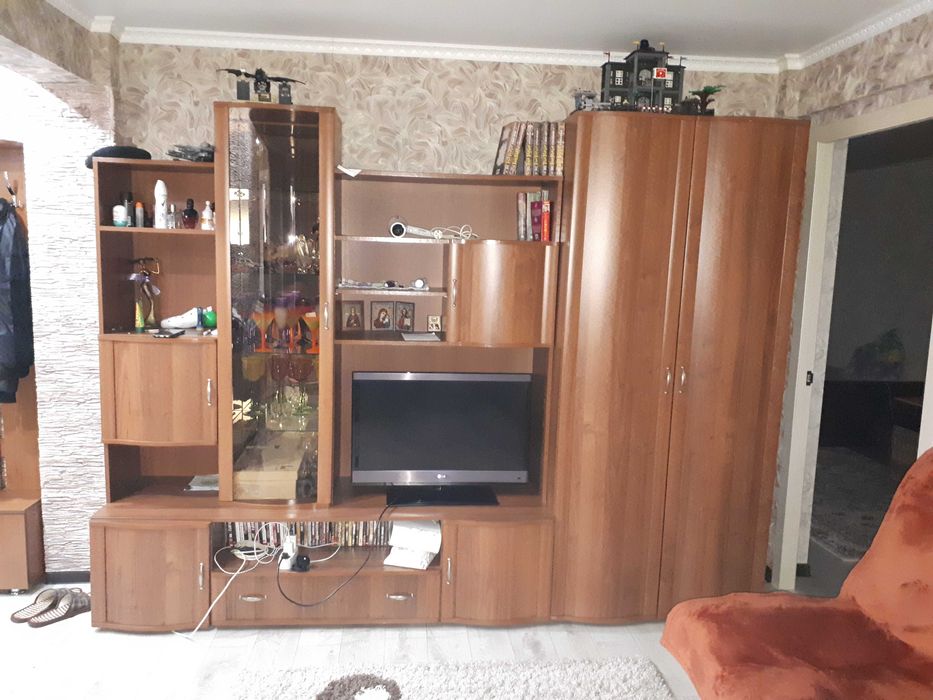 стенку для гостиной(каспий рэд-рассрочка)