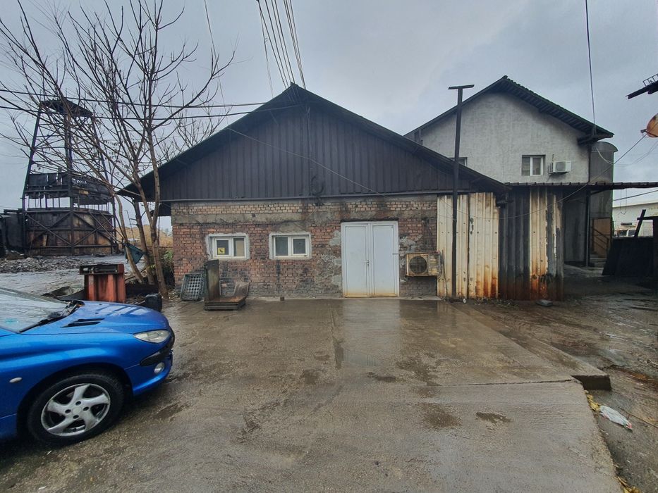 Hale și teren zona industrială