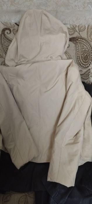 Женская куртка в отличном состоянии, размер 48